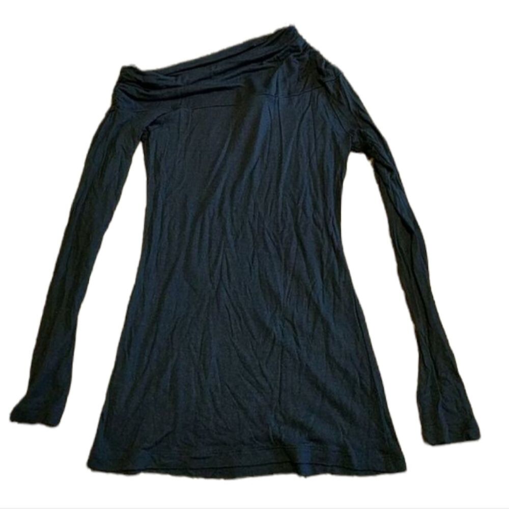 ❌️SOLD❌️ Hang Off the Shoulder Top - Navy - Picture 2 of 4